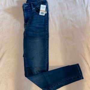 Celebrity Pink jeans w light distress